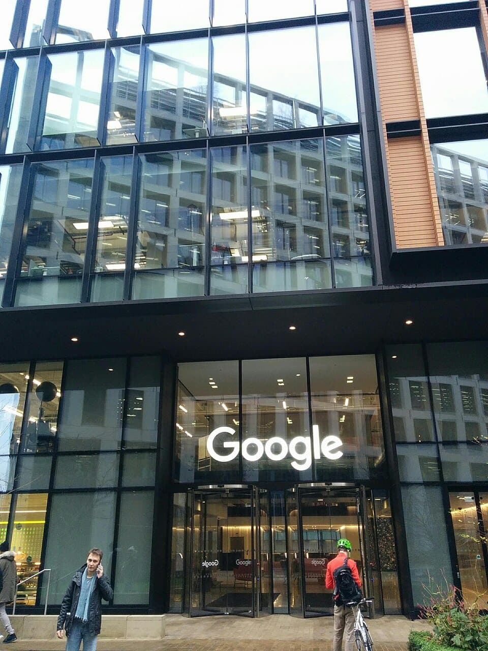 谷歌伦敦办公室(国王十字 Pancras Square 6 号,DeepMind 总部所在地)实拍